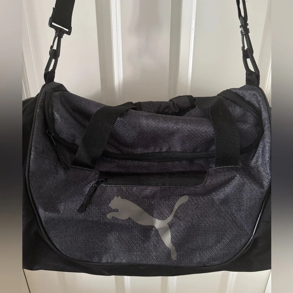 Puma Black Duffel Bag Sleek Modern Design